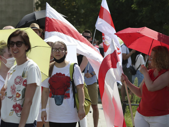 Силовики стягивают технику в центр Минска перед акцией оппозиции