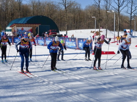 Команда лыжников из Смоленска победила на чемпионате среди таможенников