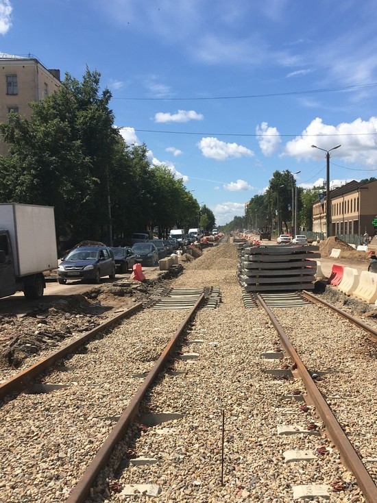 В Смоленске за год отремонтируют 17 участков улиц и 41 проезд