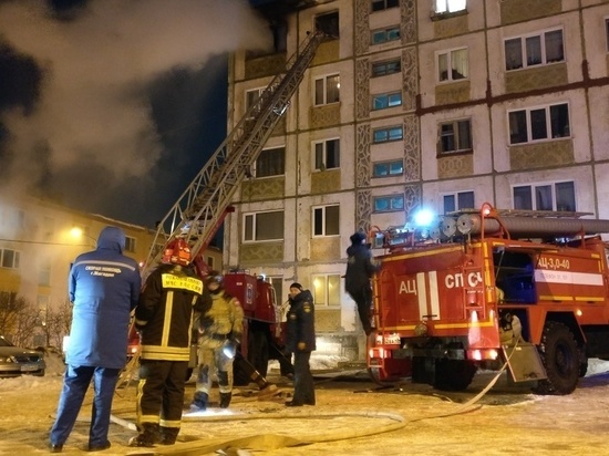 Квартира сгорела в жилой пятиэтажке Магадана