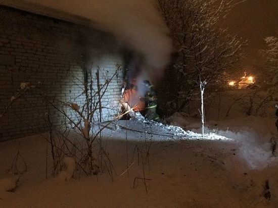 В Кольчугинском районе горело огромное заброшенное здание