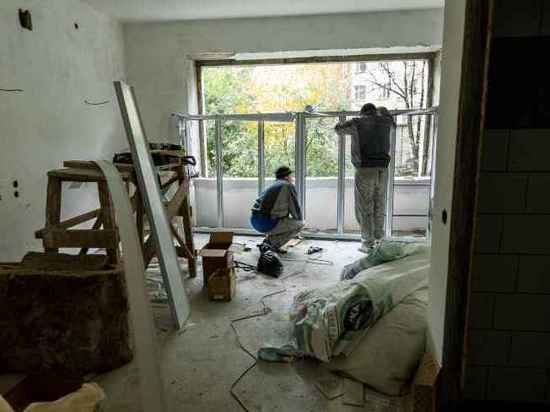 В Челябинске расселят часть дома, в котором обрушилась стена