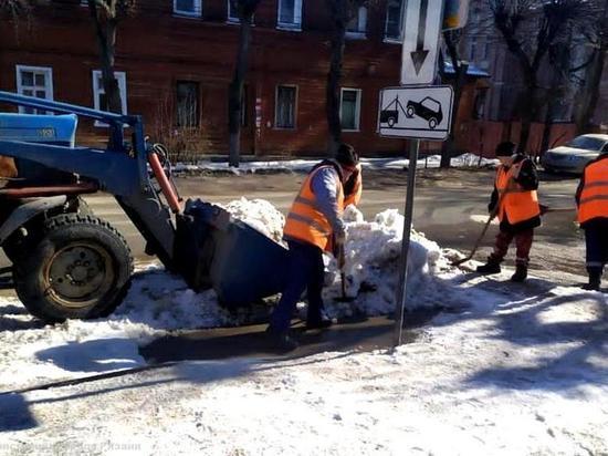 За минувшие выходные с улиц Рязани вывезли 3 тысячи кубометров снега