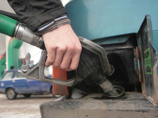 В Минэнерго объяснили подорожание бензина при дешевеющей нефти