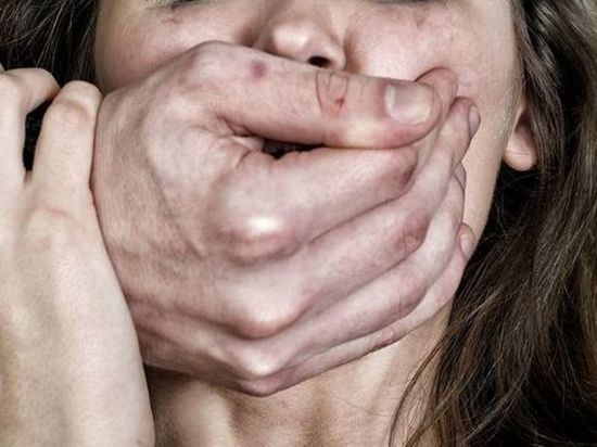 В Омске задержали 19-летнего насильника в медицинской маске