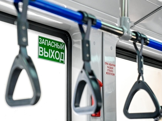 В Челябинске автобус остался без двигателя во время движения