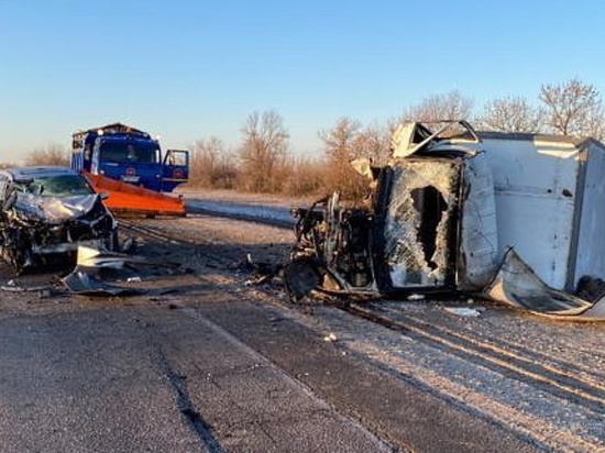 Водитель Toyota пострадал в ДТП с «Газелью» в Волгоградской области