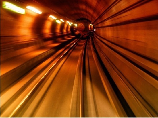 На станции метро «Электросила» пассажир упал на рельсы