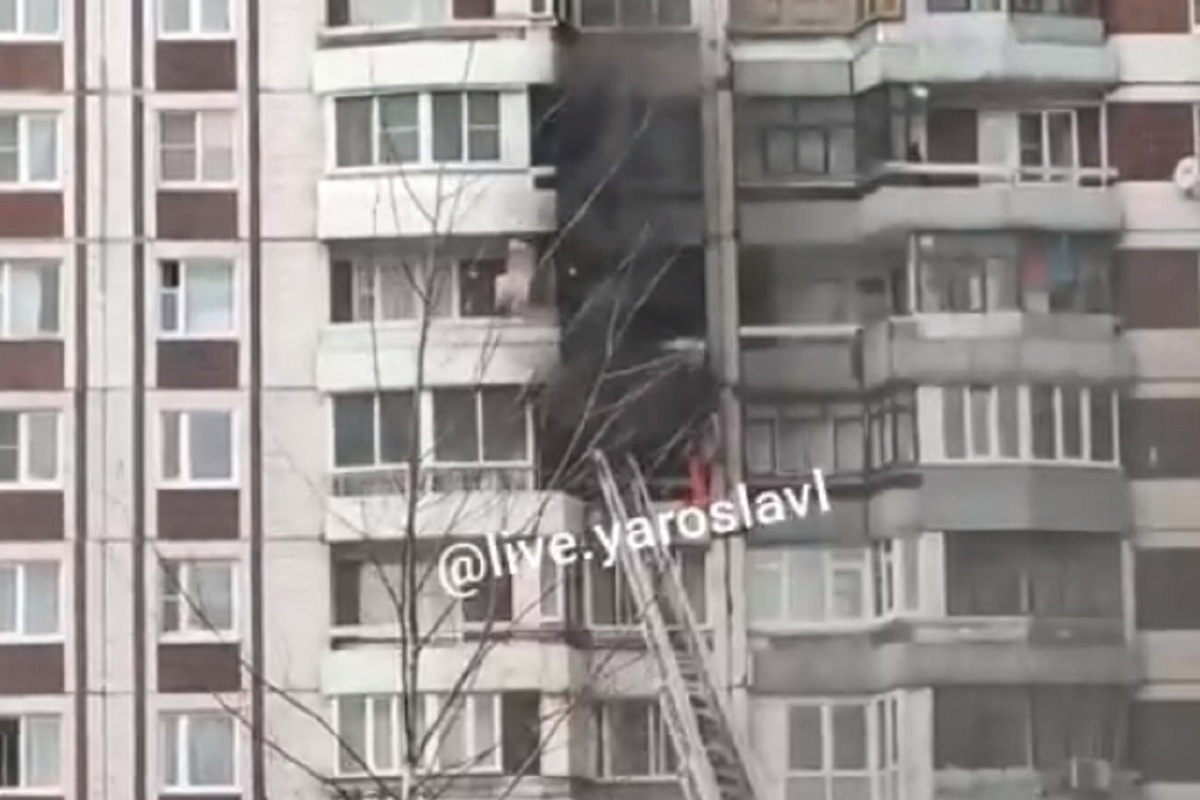 В Ярославле горит многоэтажка 4.07.23. В Твери горит многоэтажка. В Туле сгорела многоэтажка. Сгорела многоэтажка в твери