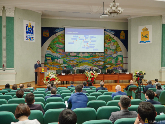 Депутаты почти час задавали вопросы главе городской администрации