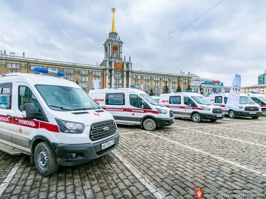 Благотворители подарили Екатеринбургу 25 машин скорой помощи