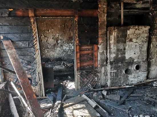 В Кызыле два человека скончались в результате пожара в частном доме