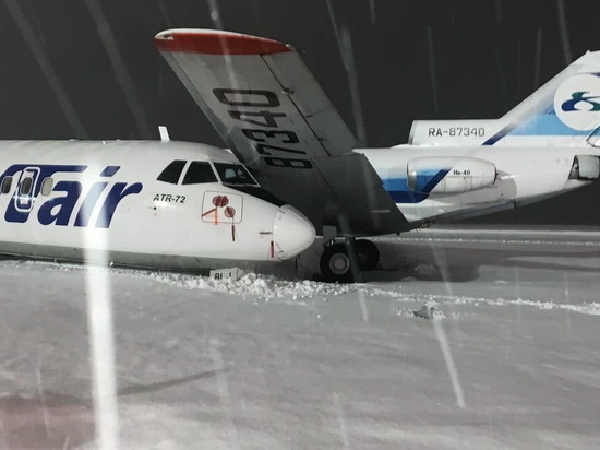 В сургутском аэропорту столкнулись два самолета