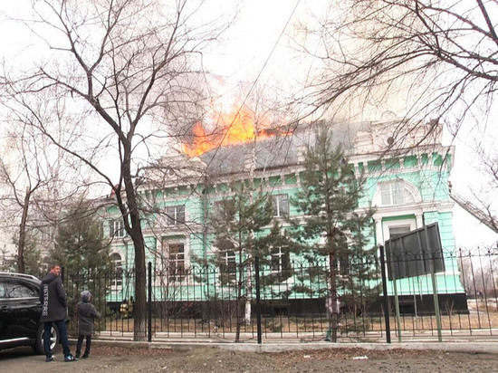 В Приамурье наградят проводивших операцию во время пожара врачей