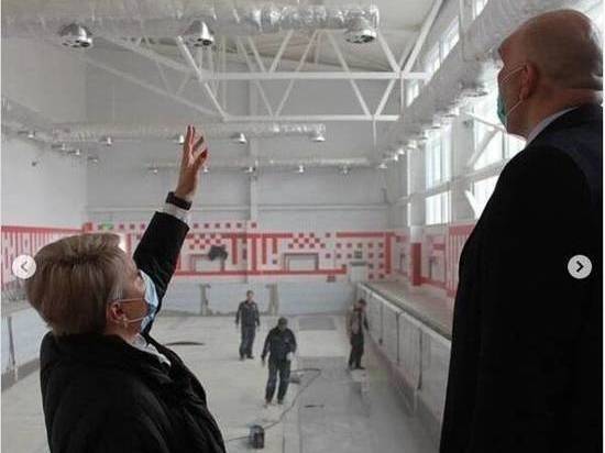 Депутат Валуев побывал на стоительстве спорткомплексов Брянска