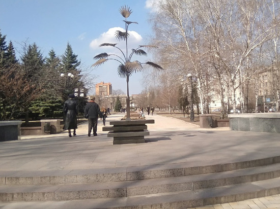 Бульвар Пушкина — одно из любимых мест для прогулок в Донецке: ФОТО