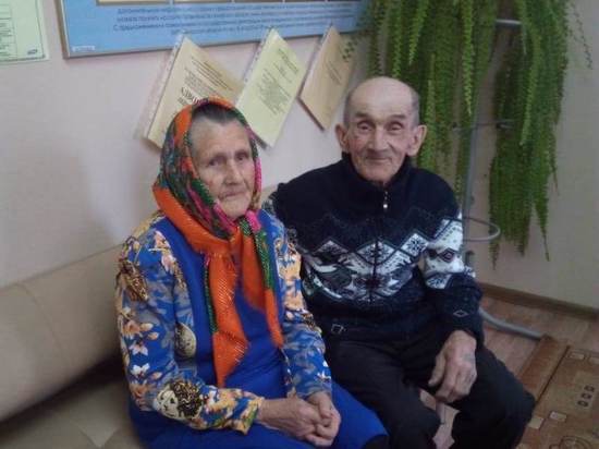  В Приамурье влюбленные старше 80 лет зарегистрировали отношения