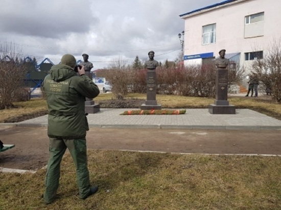 Сведения об осквернении памятника героям 6-й роты в Острове проверят следователи