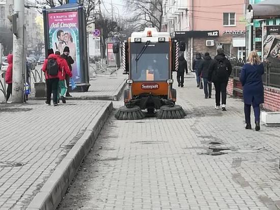 После жалоб рязанцев убрали снег и наледь на улице Карла Маркса