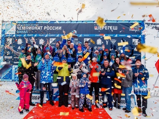 Женская команда из Кемерова заняла серебро на чемпионате России по волейболу на снегу
