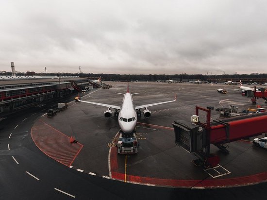 В аэропорту Варшавы из-за минирования эвакуировали пассажиров самолета