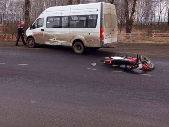 В Нижнеудинске пьяный мотоциклист врезался в маршрутку