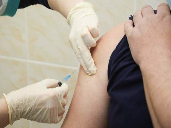 Новосибирский ученый рассказал, когда можно вакцинироваться тем, кто перенес коронавирус