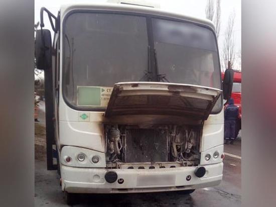 Пассажирский автобус сгорел в Ростовской области