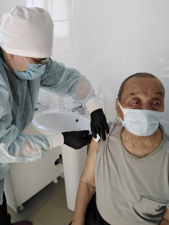 Шолбан Кара-оол предложил ускорить темпы вакцинации в Туве
