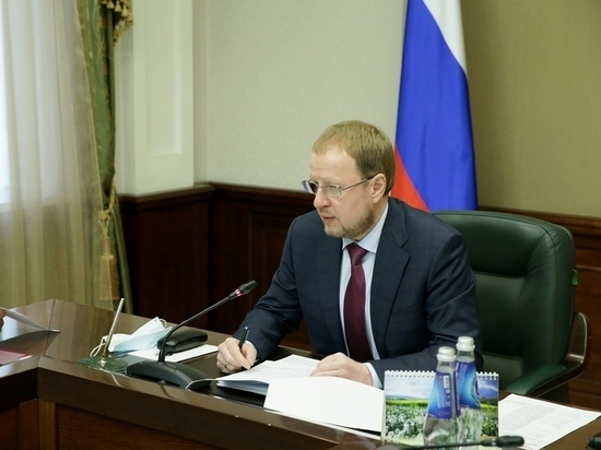 Виктор Томенко заявил, что жители Алтайского края не имеют осложнений после прививки «Спутник V»
