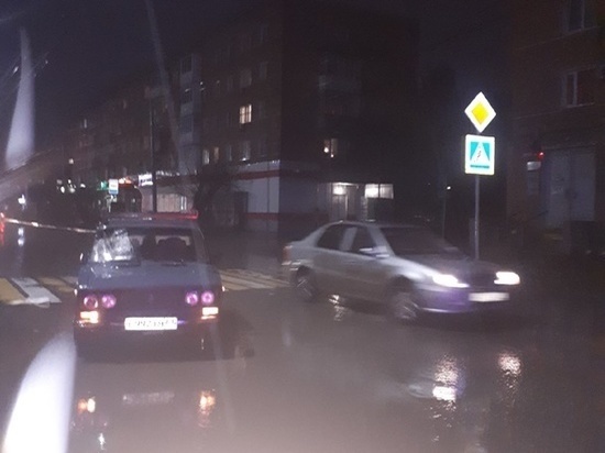 Водитель «ВАЗа» сбил двух пенсионеров на пешеходном переходе в Таганроге
