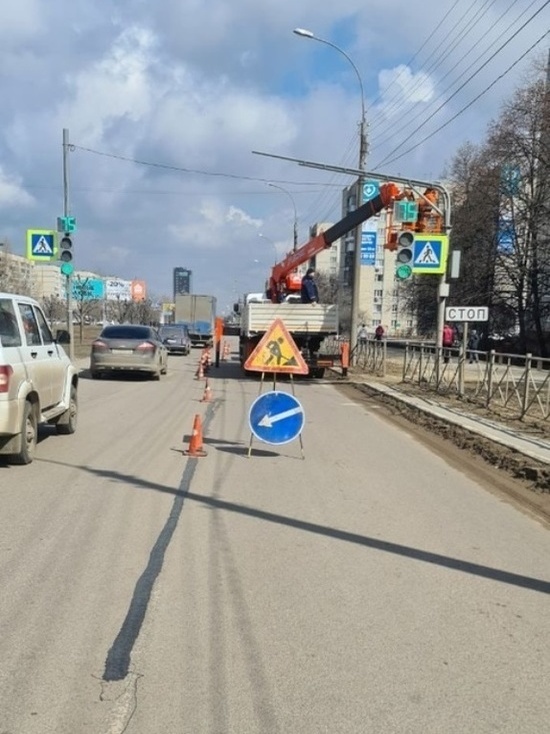 На Магистральной  устраняют дефекты дорожного покрытия