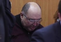 Адвокат бизнесмена Бориса Шпигеля заявила в Мосгорсуде, что ее доверитель плохо себя чувствует и еще в понедельник находился в больнице «Матросской Тишины»