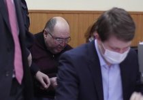 Глава группы «Биотэк» Борис Шпигель начал участвовать в заседании Мосгорсуда по видеоконференцсвязи, и было видно, что ему даже говорить тяжело