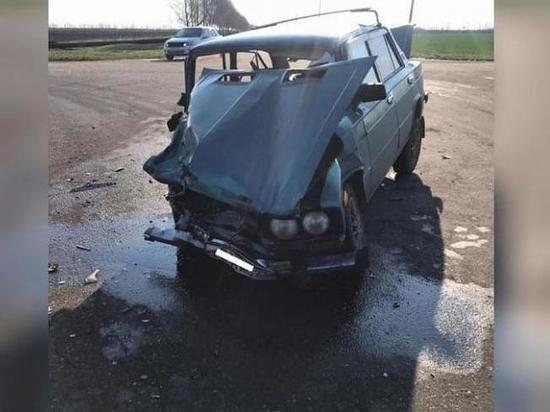 В Динском районе в аварии пострадали два человека