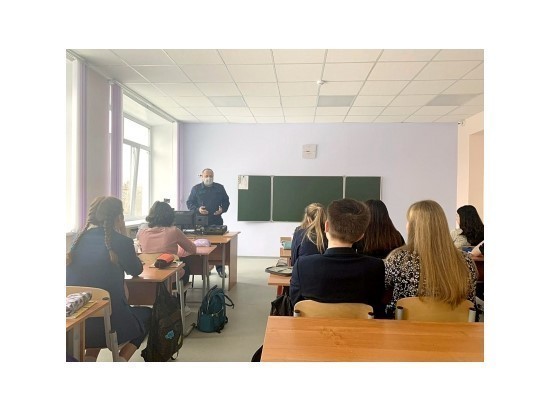 Сотрудник рязанского СК провел для школьников урок правовой грамотности