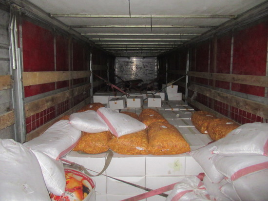 В Оренбургскую область пытались завезти 141 тонну подозрительной продукции