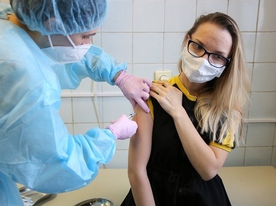 Стало известно, сколько жителей Новосибирской области заразились коронавирусом после вакцинации