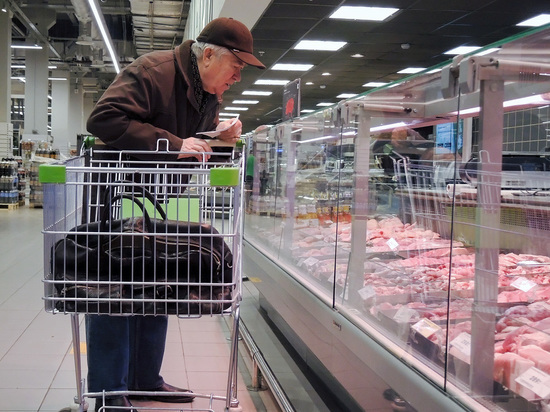 Экономист Потапенко объяснил падение спроса на мясо: "Нищаем"