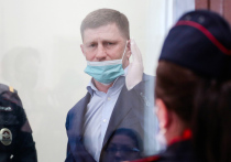 Экс-губернатора Хабаровского края Сергея Фургала в среду, 7 апреля, госпитализировали из «Лефортово» в больницу с диагнозом «коронавирус»