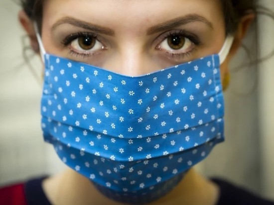 Роспотребнадзор озвучил условие отмены защитных масок в офисах