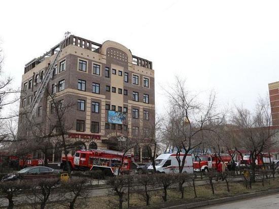 В Абакане загорелось офисное здание, люди эвакуировались сами