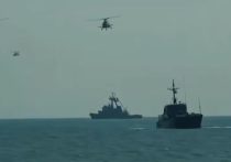 Пресс-служба Южного военного округа сообщила, что более 10 десантных и артиллерийских катеров и судов Каспийской флотилии начали межфлотский переход в Черное море