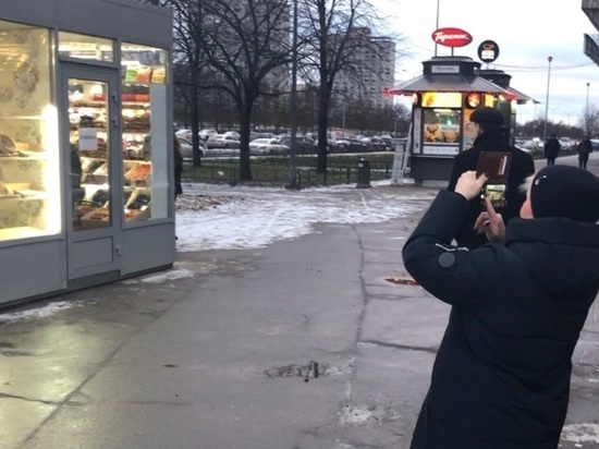 В петербургском ЗакСе вспомнили о проблеме ларьков у метро
