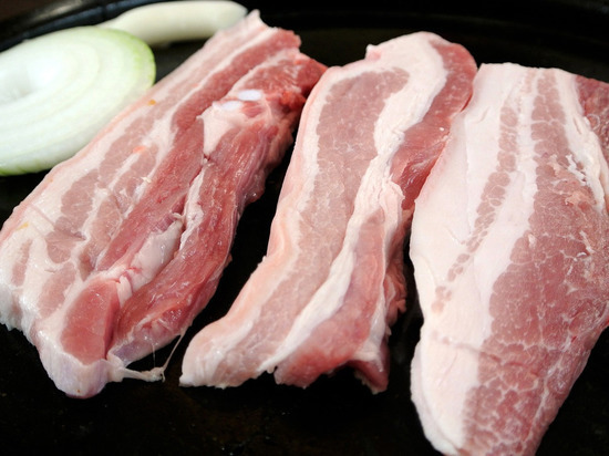 В ЛНР снизилась стоимость сметаны и свинины