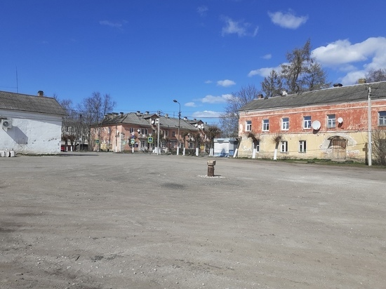 До конца мая в Гдове отремонтируют центральную площадь