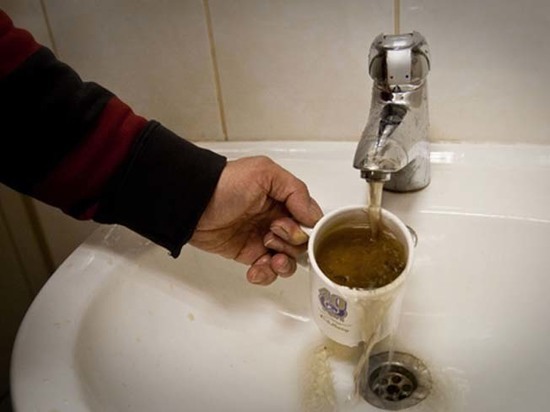 Жителям района Абрам-мыс запретили использовать воду из крана