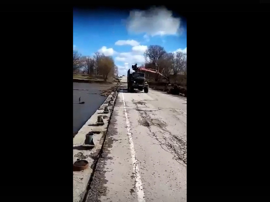 Минприроды Тульской области прокомментировало сброс мусора после паводка в реку под Суворовом