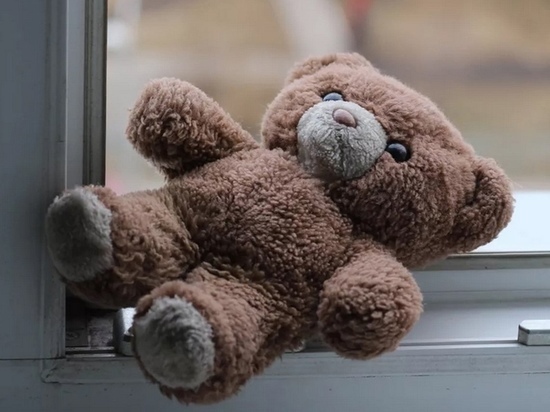 СУ СК по Смоленской области разберется в причинах падения девочки из окна школы