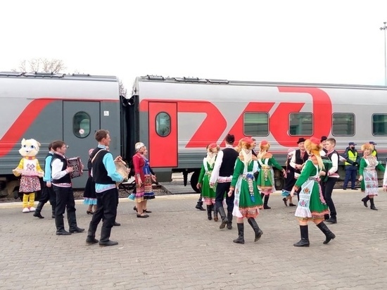 Первые туристы из Самары прибыли в Йошкар-Олу на специальном поезде